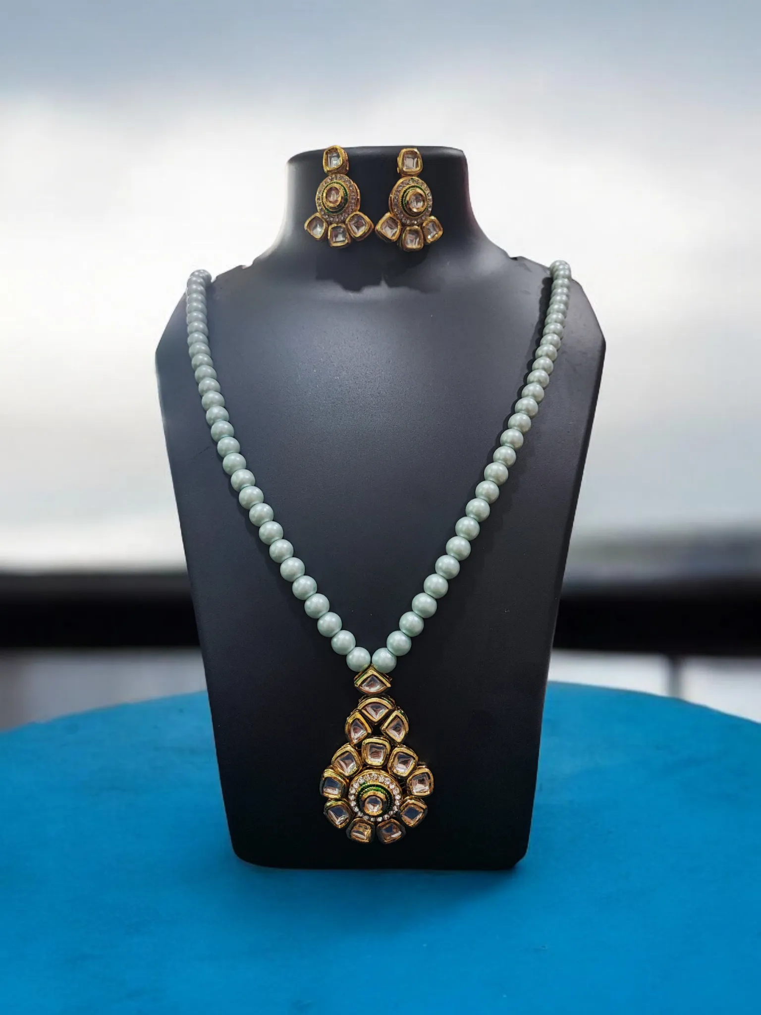 Pearlfect Exquisite Kundan with Pearl Necklace Set